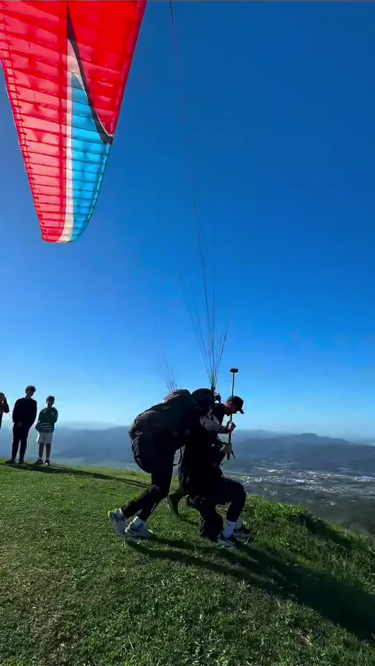 Decolagem no Morro do Queimado, em Santo Amaro